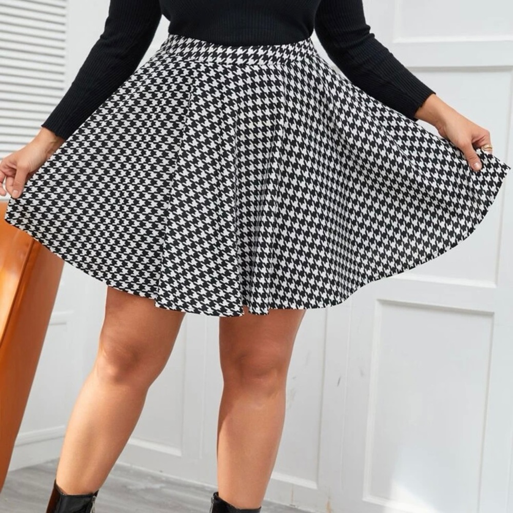 Classic Houndstooth A-Line Skater Skirt - Black and White
